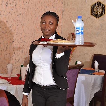 Limoh Suites Benin City Buitenkant foto