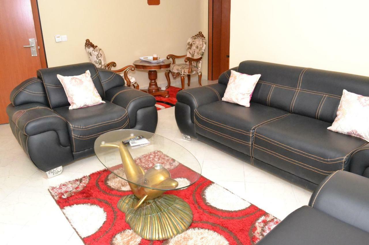 Limoh Suites Benin City Buitenkant foto
