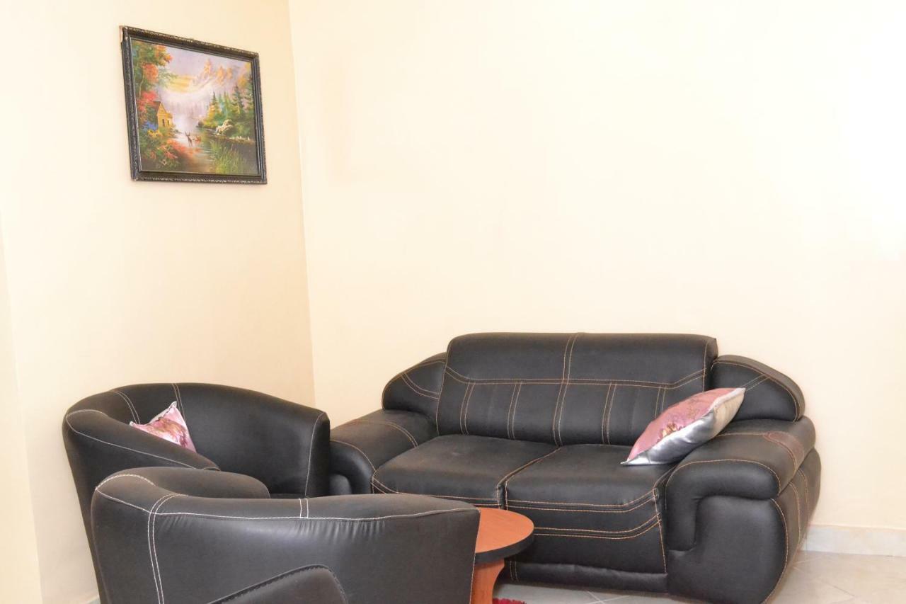 Limoh Suites Benin City Buitenkant foto