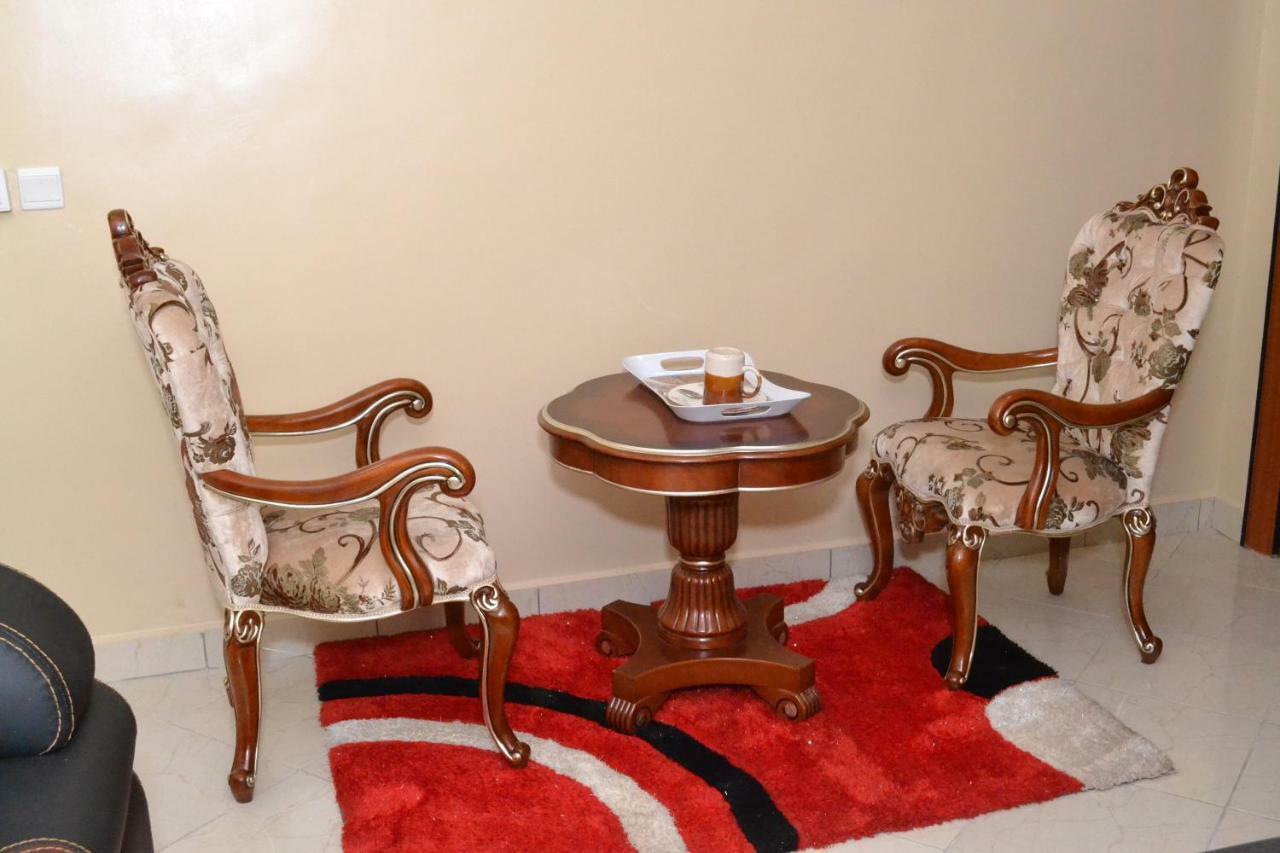 Limoh Suites Benin City Buitenkant foto