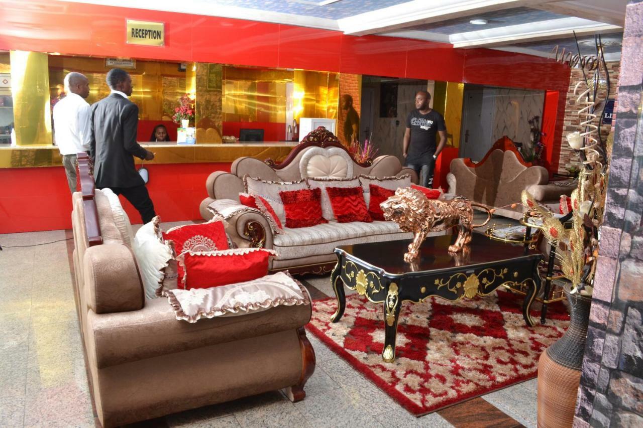 Limoh Suites Benin City Buitenkant foto