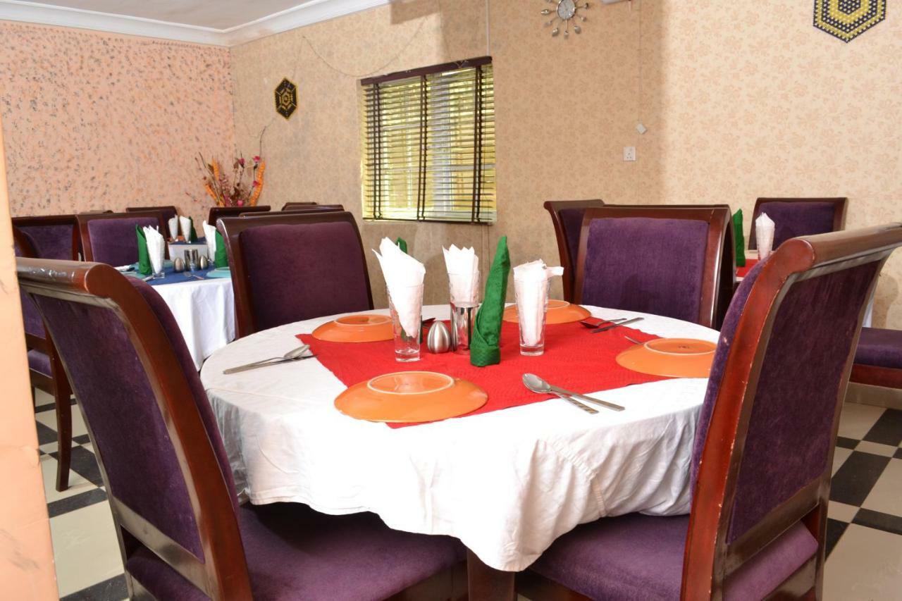 Limoh Suites Benin City Buitenkant foto