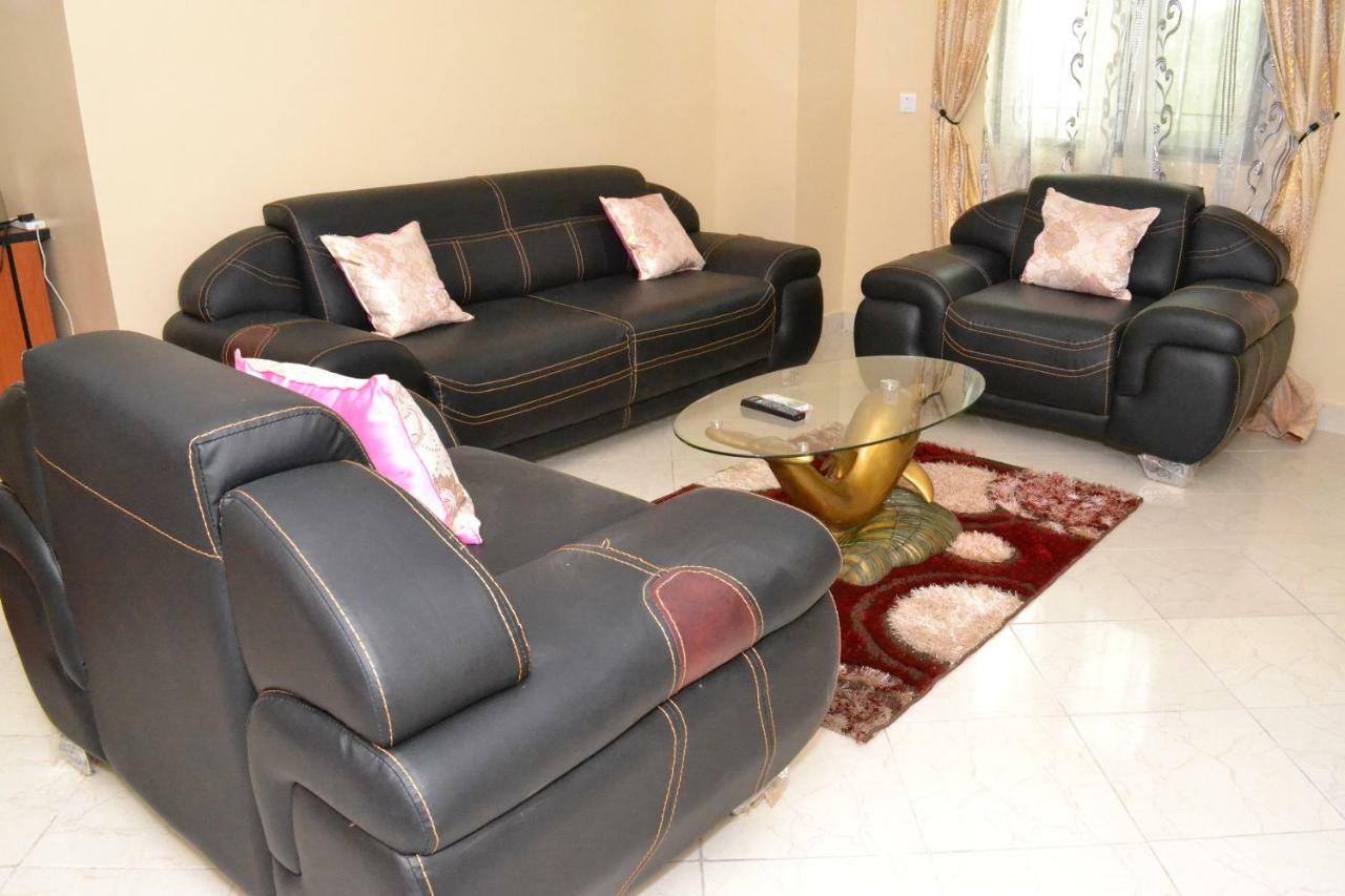 Limoh Suites Benin City Buitenkant foto
