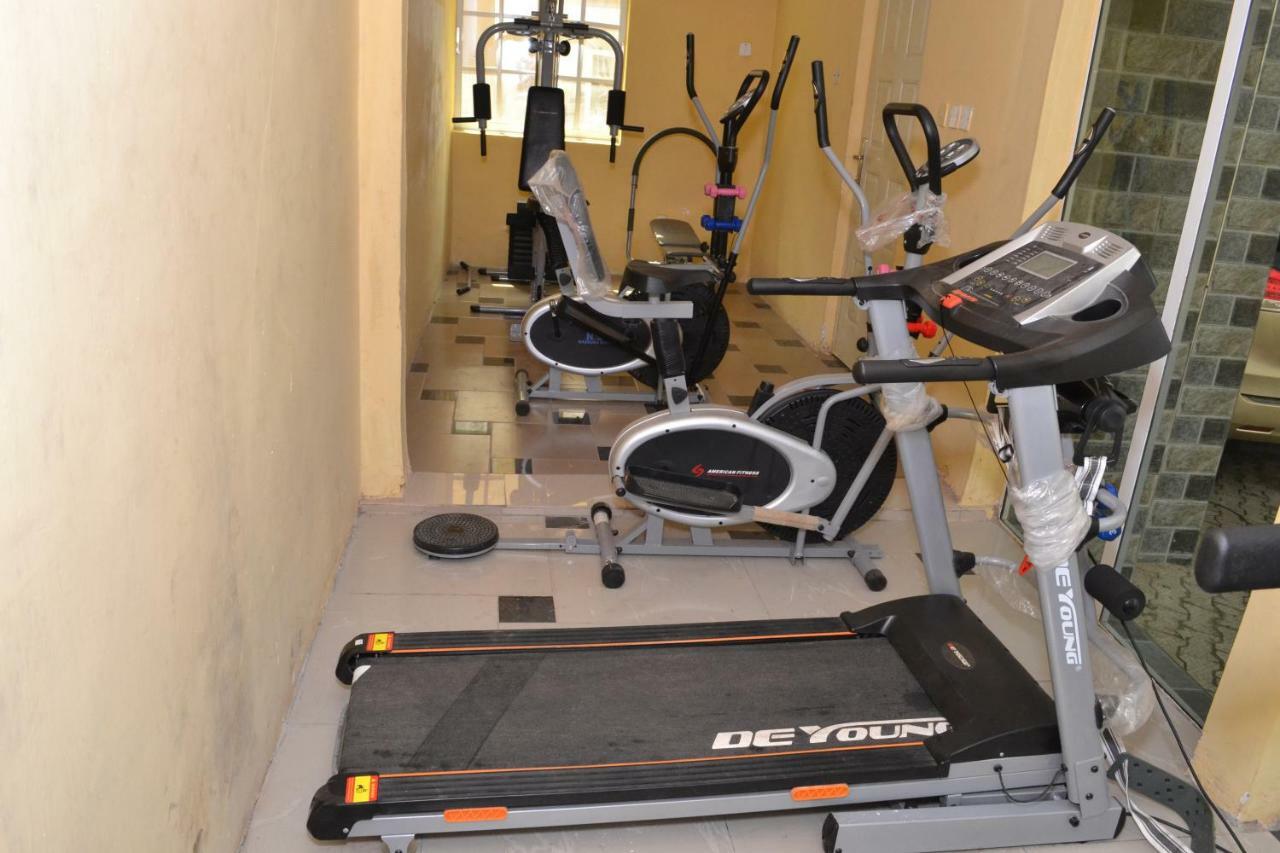 Limoh Suites Benin City Buitenkant foto