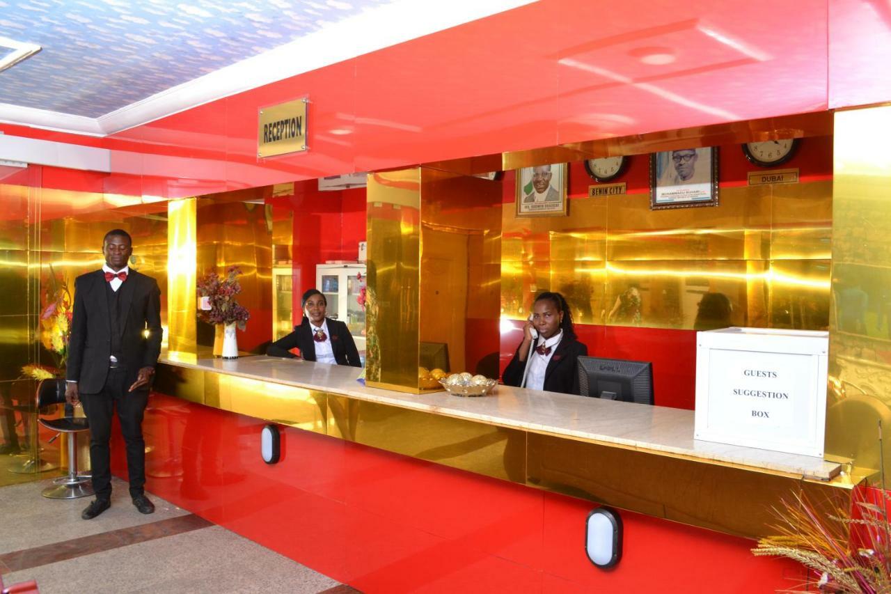 Limoh Suites Benin City Buitenkant foto
