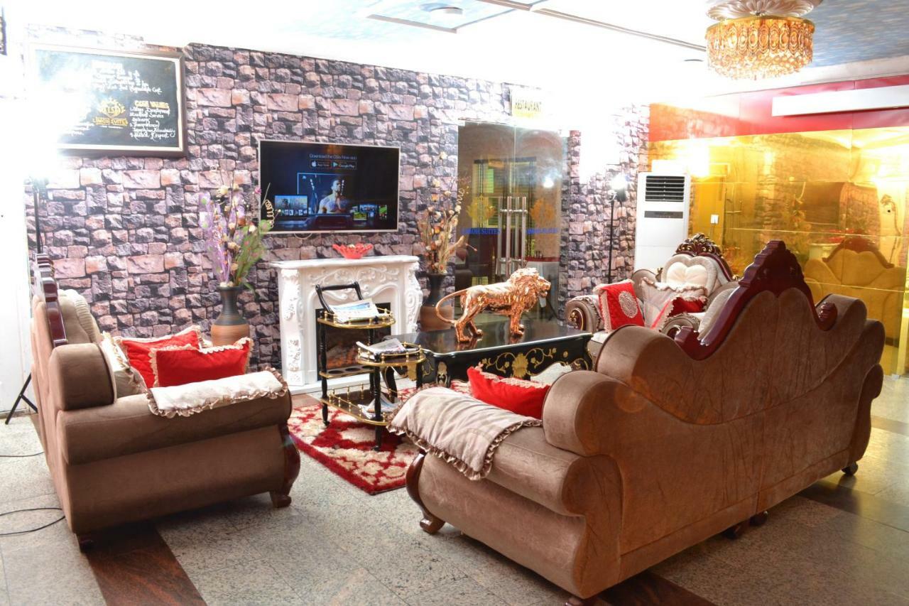 Limoh Suites Benin City Buitenkant foto