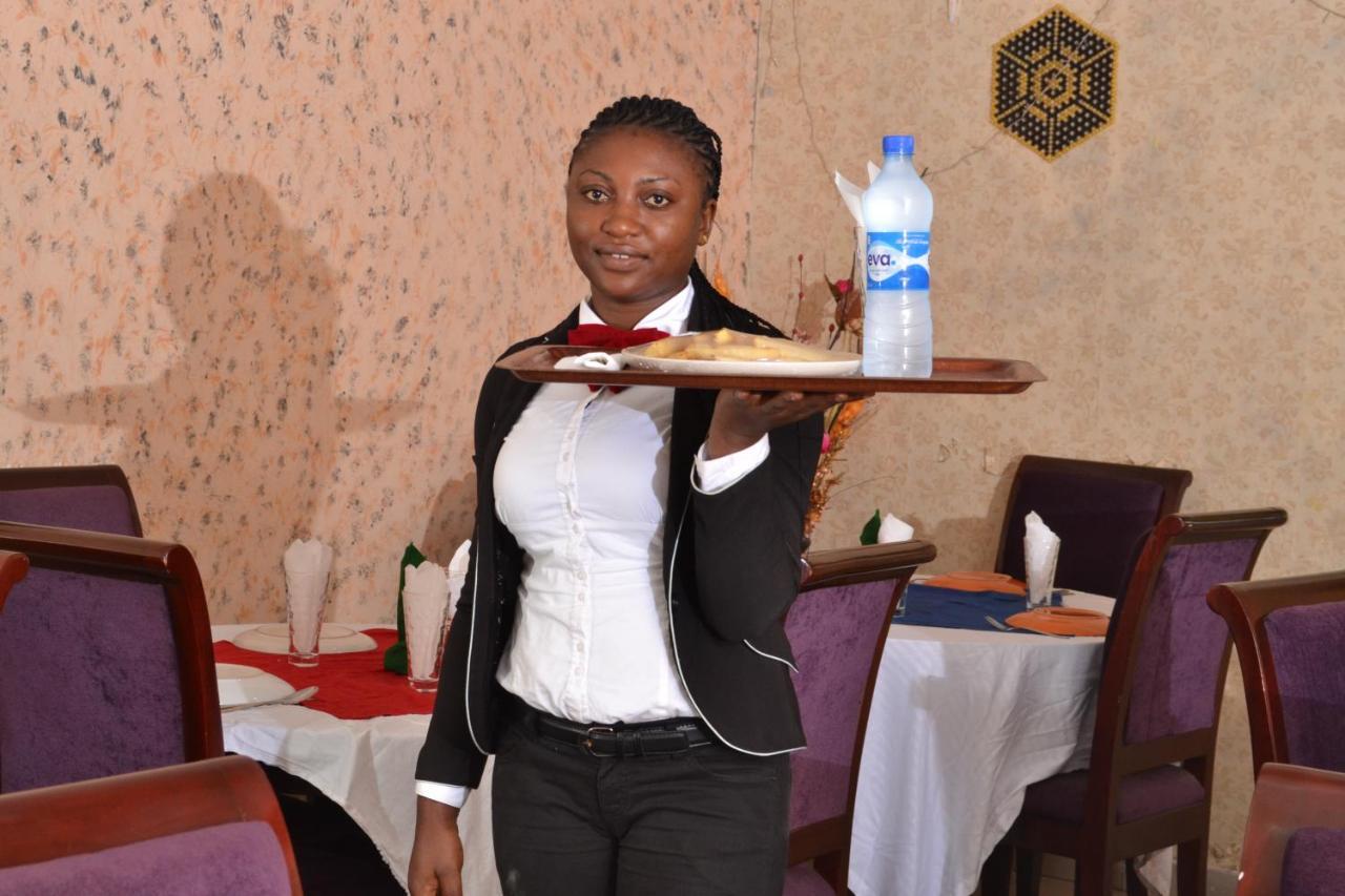 Limoh Suites Benin City Buitenkant foto
